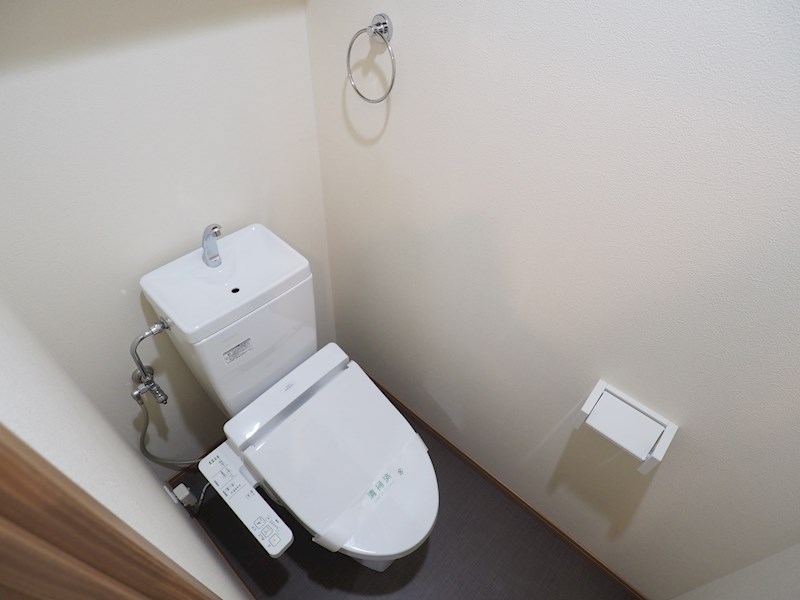 トイレ　ウォシュレット付きのトイレです。