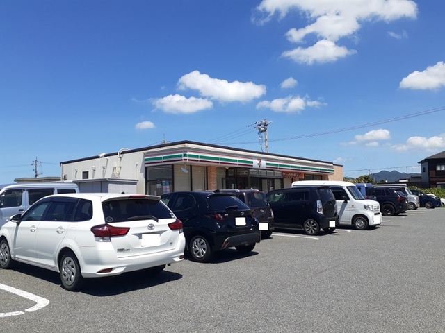 コンビニ　セブンイレブン（コンビニ）まで950m