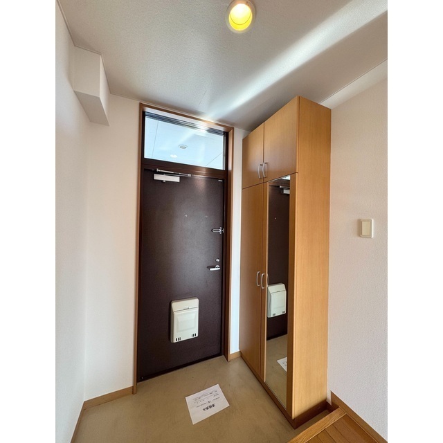 玄関　同タイプのお部屋の写真です