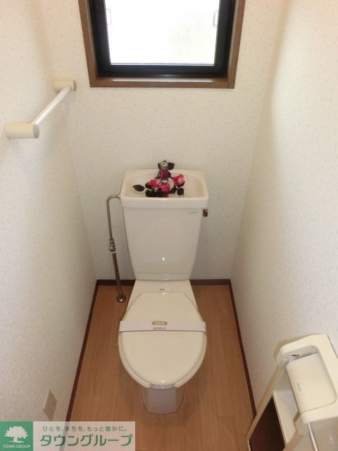 トイレ　トイレ窓有り