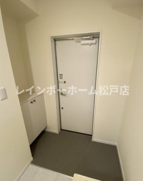 玄関　落ち着いた玄関です
