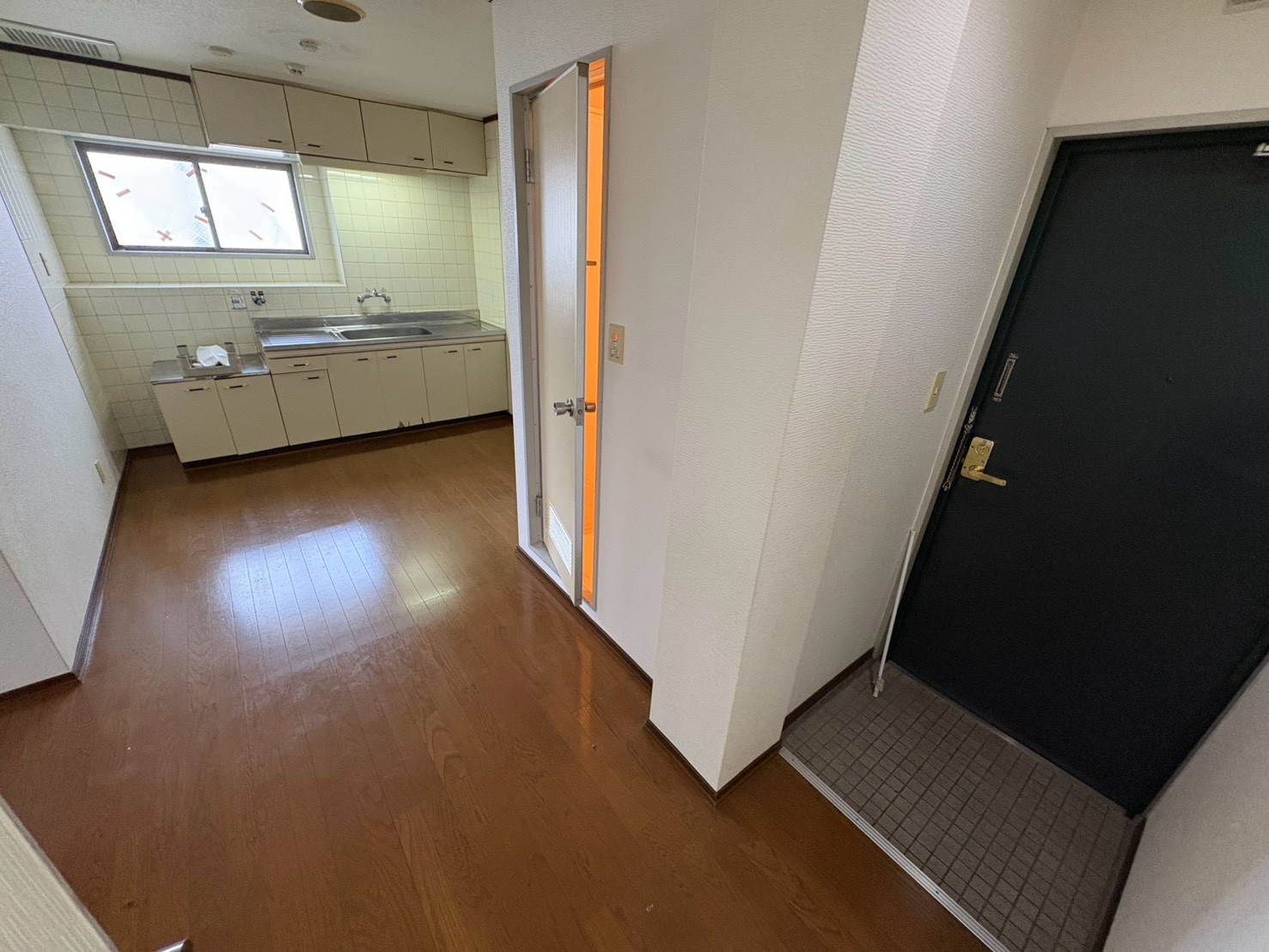 地下鉄谷町線 駒川中野駅 徒歩13分 4階建 築35年の居間写真