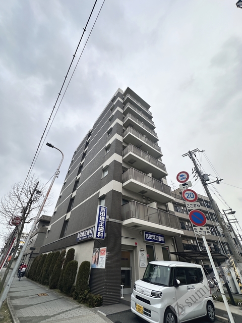 建物外観　駅まで１分の好立地♪
