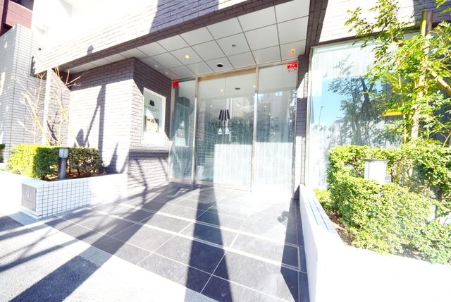 エントランス　★タウンハウジングは周辺環境まで詳しくご案内★