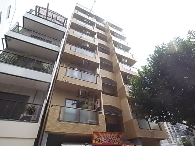 建物外観　タイル貼りの外観