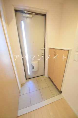 玄関　収納もある玄関です