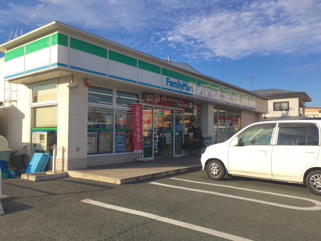 コンビニ　ファミリーマート山形春日町店（コンビニ）まで209m