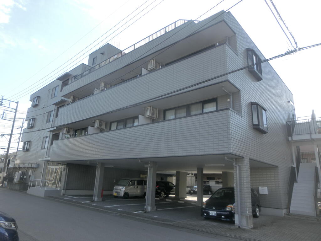 ＪＲ宇都宮線 宇都宮駅 バス乗車時間：10分 最寄りバス停で下車 徒歩3分 築30年