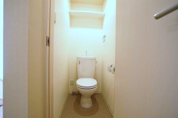 ＪＲ筑肥線 九大学研都市駅 徒歩7分 2階建 築15年のトイレ写真