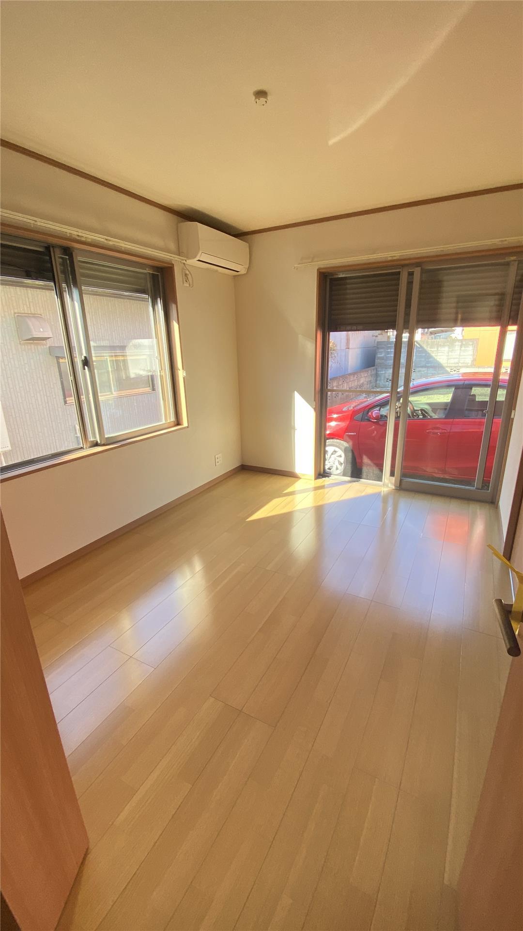 長嶌貸家の居間写真