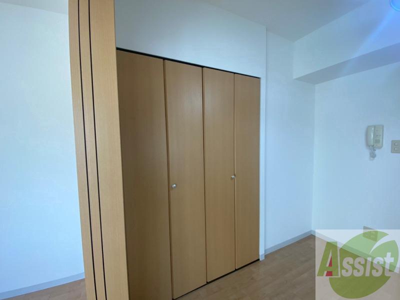 収納　寝室の収納です。部屋がすっきり片付きます。