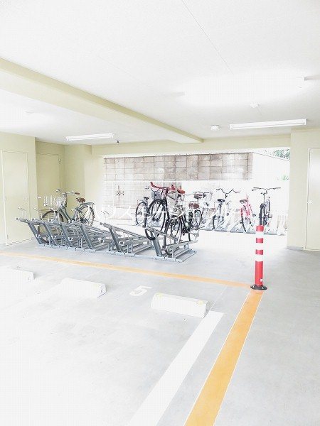 駐車場　敷地内駐輪場あります。※要空確認