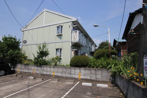 建物外観　敷地内駐車場あります♪