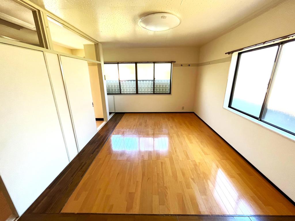 黒岩ハイツの居間写真