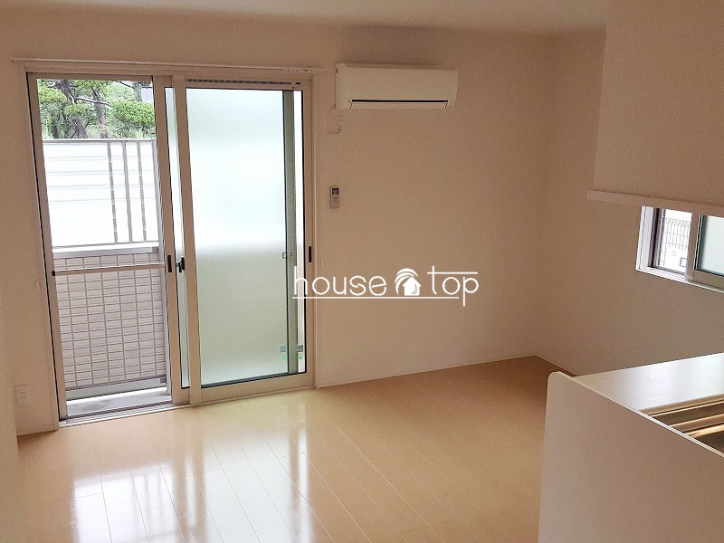 居室・リビング　2面採光の明るいリビング