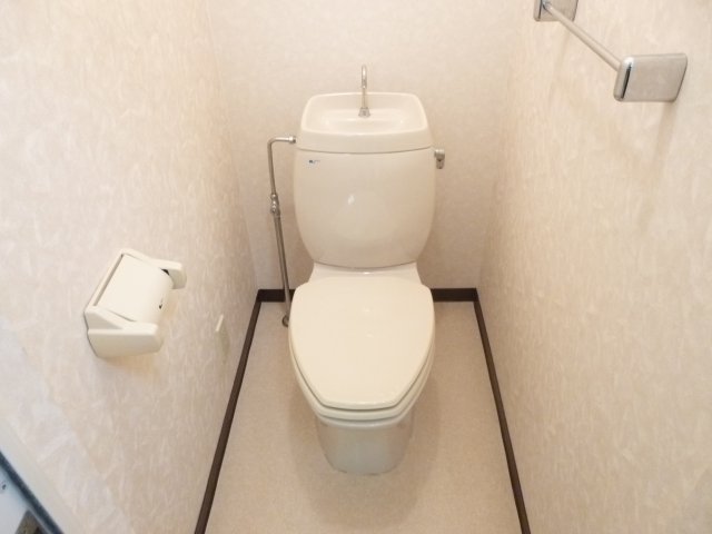【ラ・フォーレ駒方　B棟のトイレ】