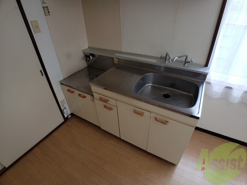 キッチン　こちらはキッチン。調理スペースもあり使いやすそうです。