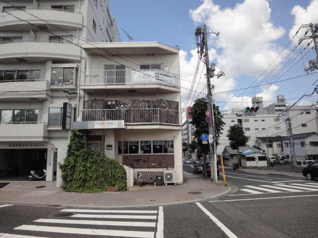 広島市中区河原町のマンションの建物外観