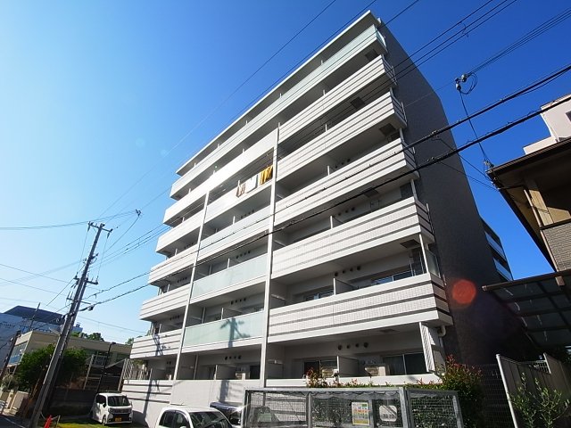 神戸市垂水区川原のマンションの建物外観