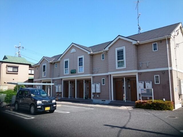 東松山市松本町のアパートの建物外観