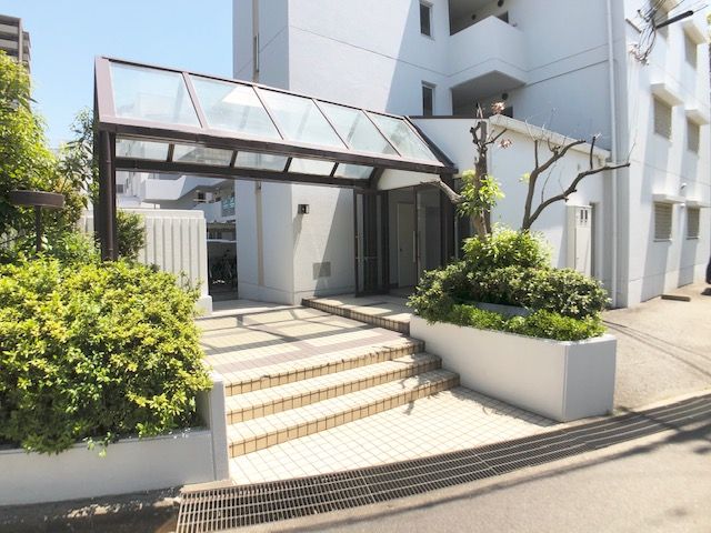 エントランス　マンションエントランス