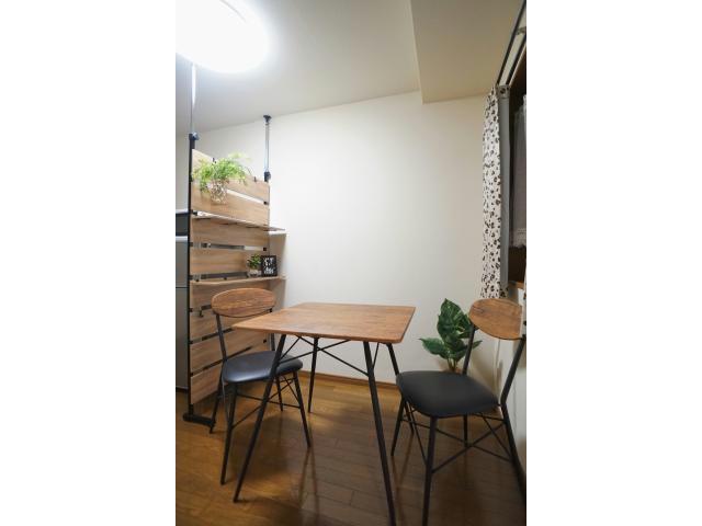 居室・リビング　２人掛けのダイニングセット！