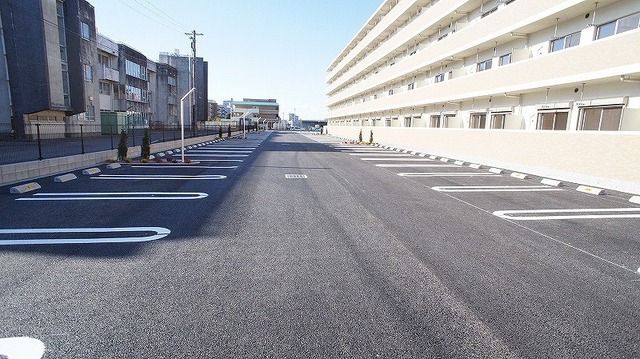 【あかやま参番館の駐車場】