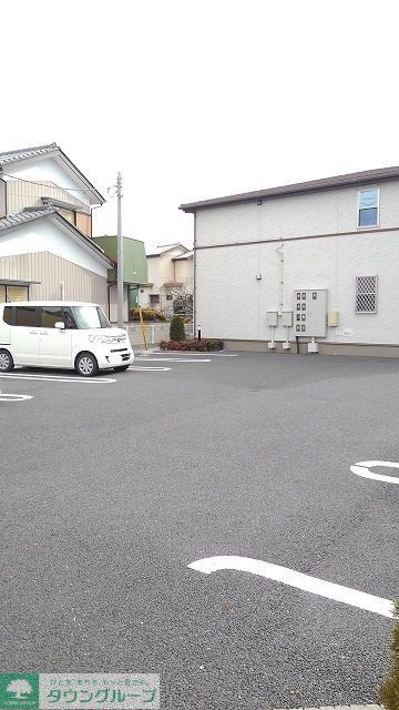 【野田市次木のアパートの駐車場】