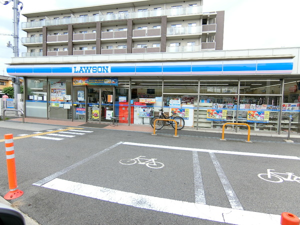 コンビニ　ローソン八尾高安駅前店（コンビニ）まで632m