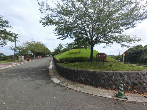 【成田市本城のアパートの公園】