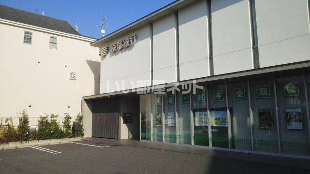 【京都市伏見区深草大亀谷大山町のアパートの銀行】