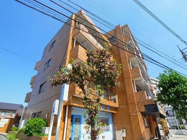 武蔵村山市学園のマンションの建物外観