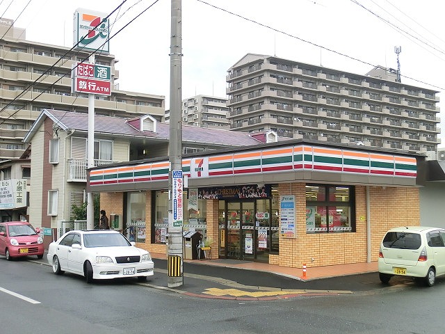 コンビニ　セブンイレブン小倉錦ケ丘店（コンビニ）まで200m