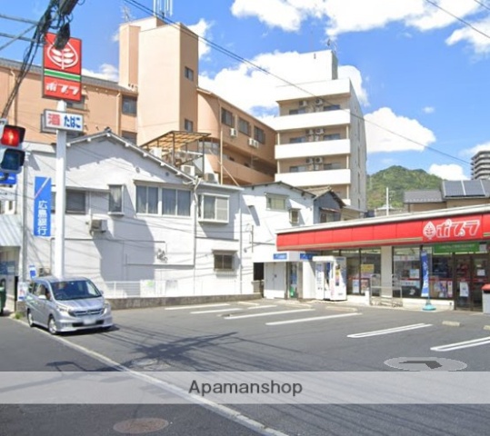 コンビニ　ポプラ（コンビニ）まで823m