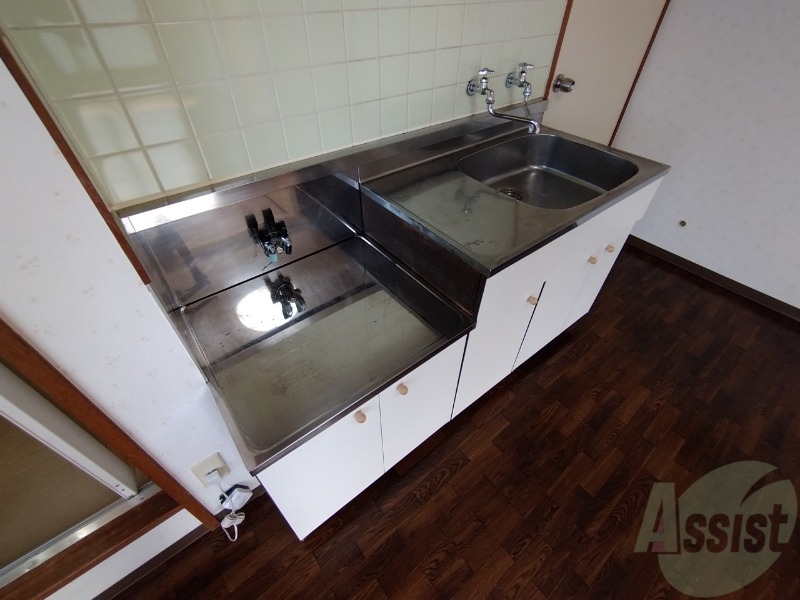 キッチン　こちらはキッチン。調理スペースもあり使いやすそうです。