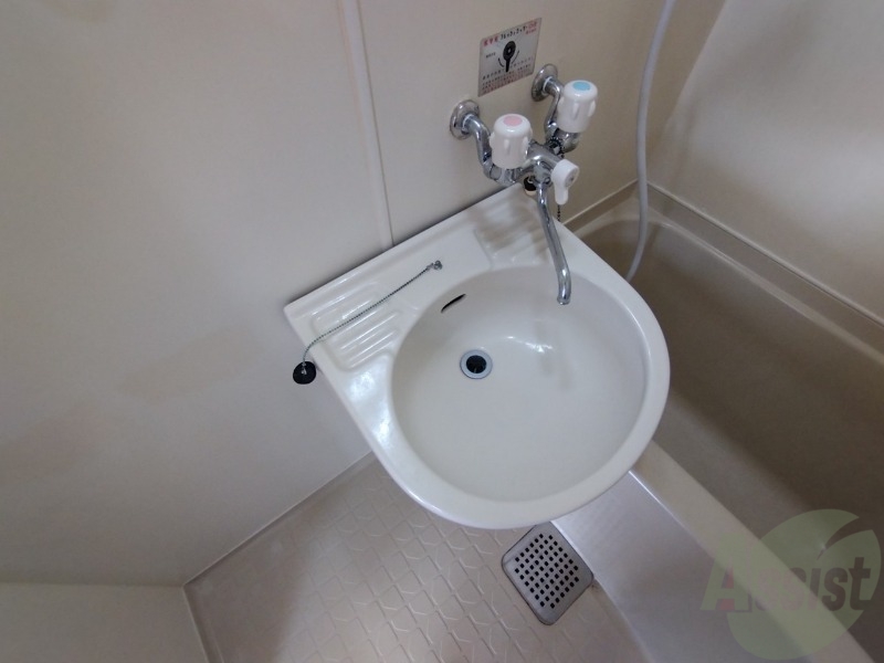 洗面設備　シャンプードレッサー。身支度はここでばっちり。