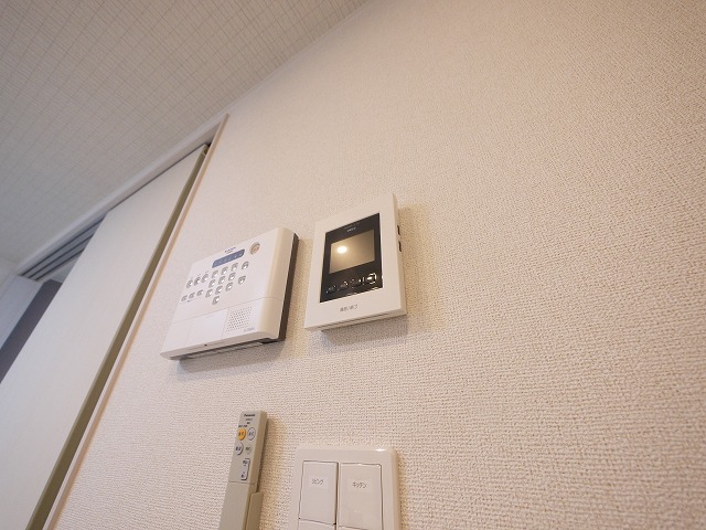 セキュリティ　モニター付きインターホーン