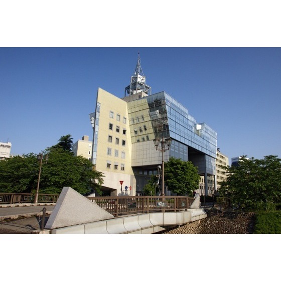 役所　富山市役所（役所）まで999m