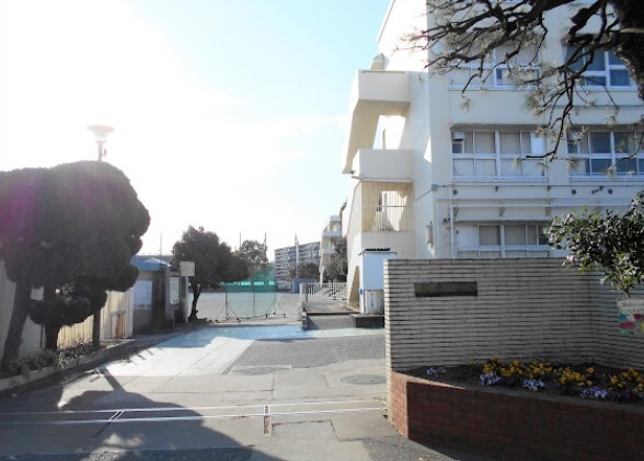 中学校　横浜市立大正中学校（中学校）まで321m