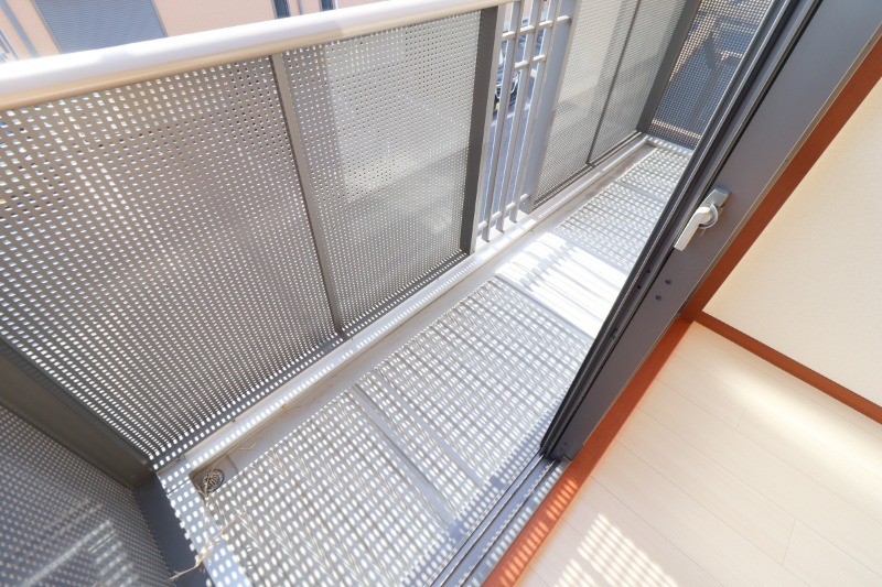 バルコニー　図面と現状に相違がある場合には現状を優先