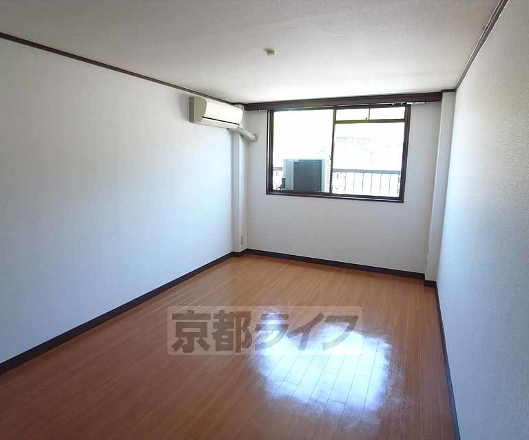 居室・リビング　明るく広々としたお部屋です！