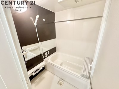 バス・シャワールーム　シンプルで機能的なお風呂です。