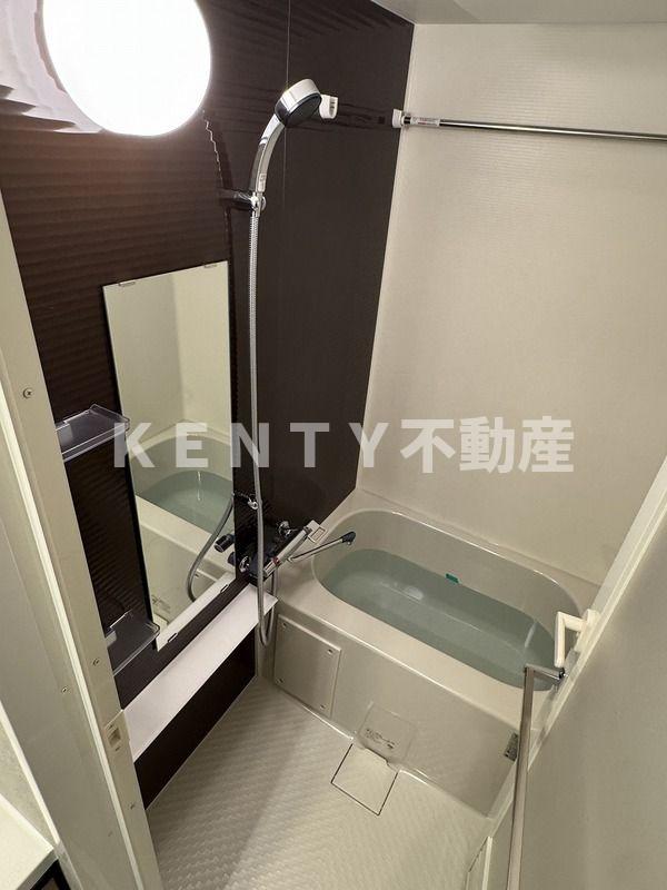 バス・シャワールーム　コンパクトで使いやすいお風呂です