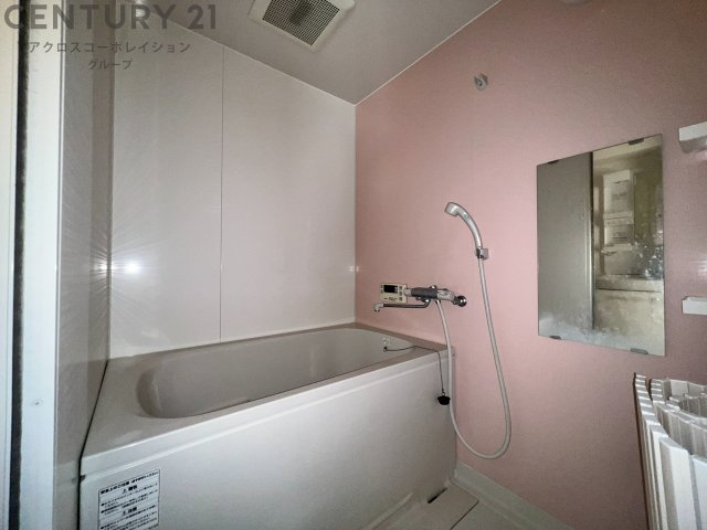 バス・シャワールーム　追い焚き機能付きです