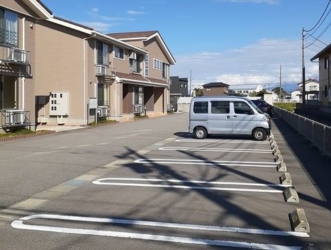 駐車場　駐車スペースもあります