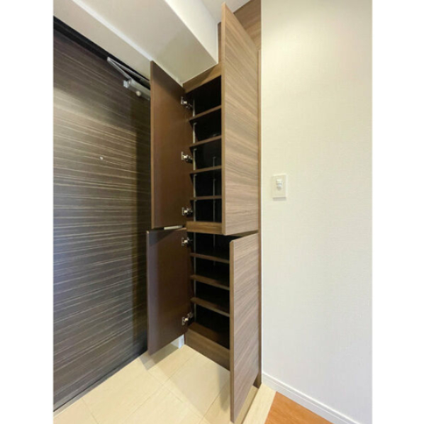 玄関　※同シリーズ参考写真※