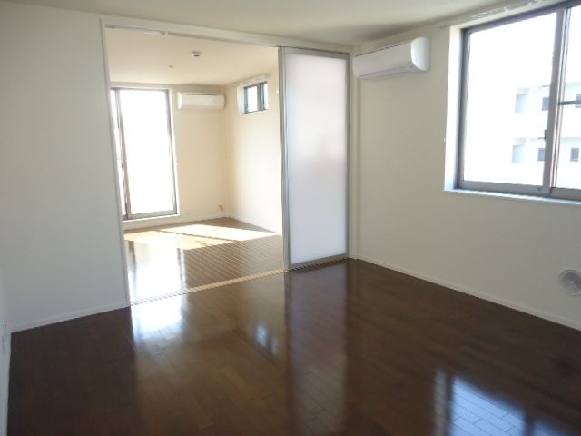 居室・リビング　★★江ノ島電鉄線江ノ島駅徒歩１分★★