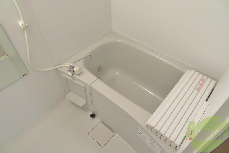 バス・シャワールーム　追い焚き機能付きの浴室です。浴室乾燥もあるんです。