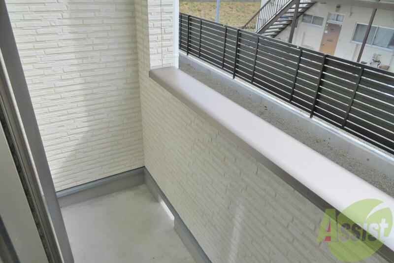 バルコニー　普通に洗濯物も干せるバルコニーです。後は普通ですね