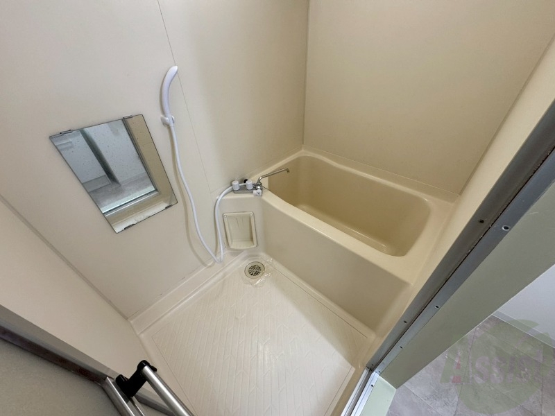 バス・シャワールーム　ユニットバスです。疲れを癒すのに欠かせませんね！